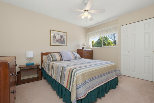 2358 Cameron Crescent, Abbotsford, BC - Indoor Photo Showing Bedroom