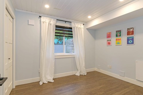 15587 Semiahmoo Avenue, White Rock, BC - Indoor Photo Showing Other Room