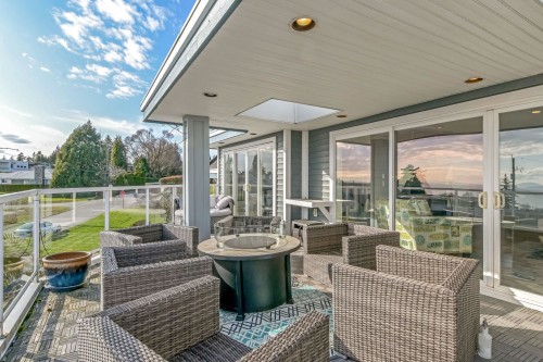 15587 Semiahmoo Avenue, White Rock, BC - Outdoor With Deck Patio Veranda