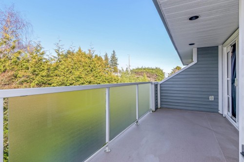 15587 Semiahmoo Avenue, White Rock, BC - Outdoor With Exterior