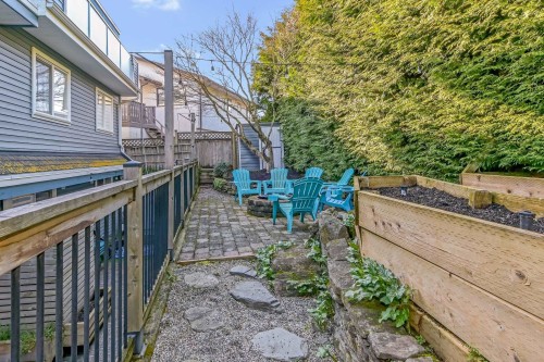 15587 Semiahmoo Avenue, White Rock, BC - Outdoor