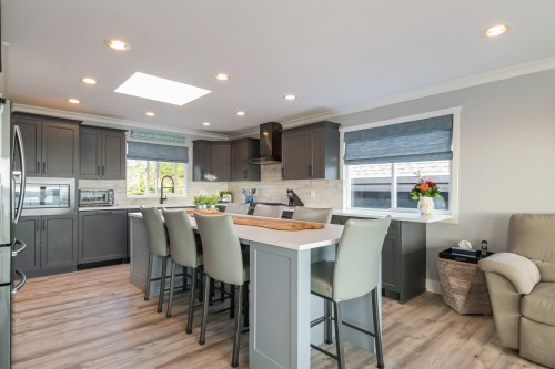 15587 Semiahmoo Avenue, White Rock, BC - Indoor