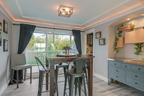 15587 Semiahmoo Avenue, White Rock, BC - Indoor