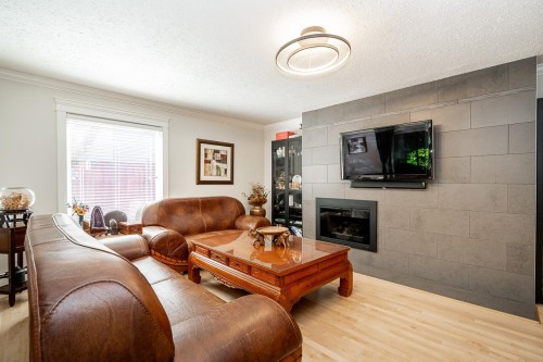 2360 Christopherson Road, Surrey, BC - Indoor Photo Showing Living Room With Fireplace