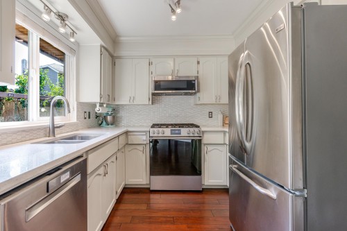 16163 Brookside Grove, Surrey, BC 