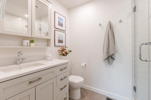 16163 Brookside Grove, Surrey, BC 