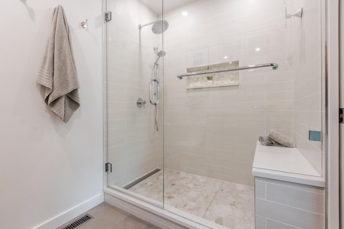 16163 Brookside Grove, Surrey, BC 