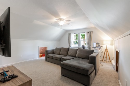 16163 Brookside Grove, Surrey, BC 