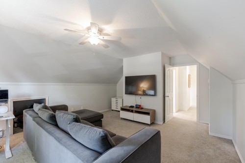 16163 Brookside Grove, Surrey, BC 