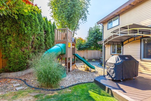 16163 Brookside Grove, Surrey, BC 