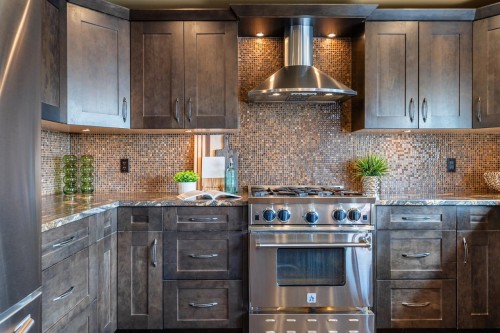 8117 Wiltshire Boulevard, Delta, BC - Indoor Photo Showing Kitchen With Upgraded Kitchen