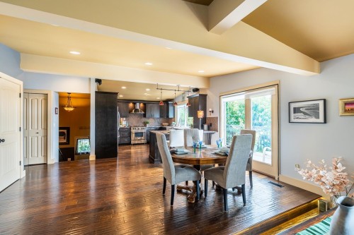 8117 Wiltshire Boulevard, Delta, BC - Indoor Photo Showing Dining Room