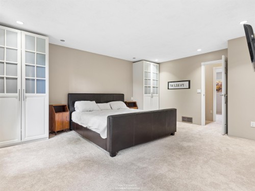 6843 Dover Place, Delta, BC - Indoor Photo Showing Bedroom