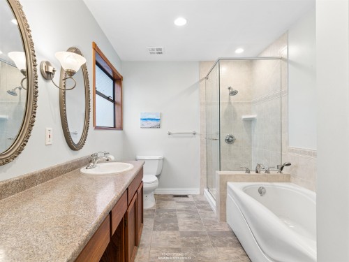 6843 Dover Place, Delta, BC - Indoor Photo Showing Bathroom