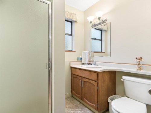 6843 Dover Place, Delta, BC - Indoor Photo Showing Bathroom