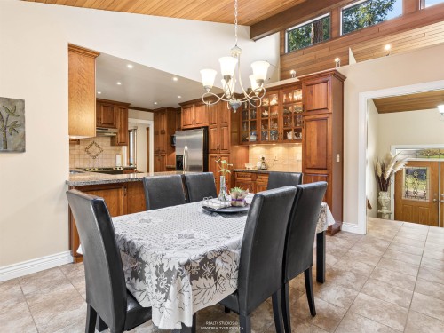 6843 Dover Place, Delta, BC - Indoor Photo Showing Dining Room