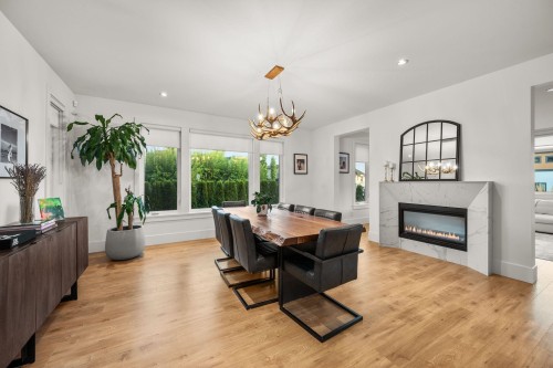 2732 Eagle Summit Crescent, Abbotsford, BC - Indoor With Fireplace
