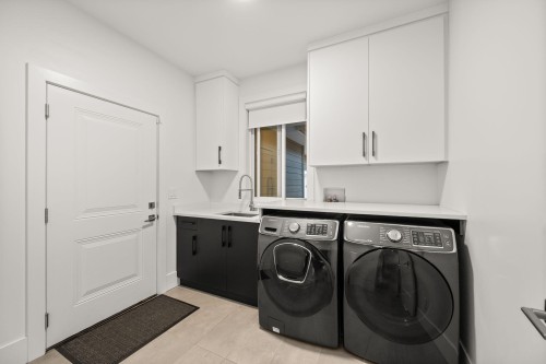 2732 Eagle Summit Crescent, Abbotsford, BC - Indoor Photo Showing Laundry Room