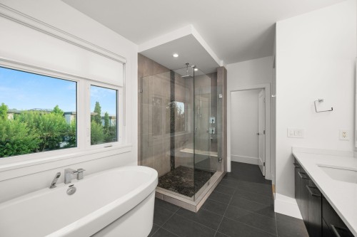 2732 Eagle Summit Crescent, Abbotsford, BC - Indoor Photo Showing Bathroom