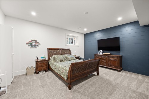 2732 Eagle Summit Crescent, Abbotsford, BC - Indoor Photo Showing Bedroom