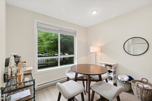 116-15351 101 Avenue, Surrey, BC - Indoor Photo Showing Dining Room