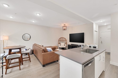 116-15351 101 Avenue, Surrey, BC - Indoor