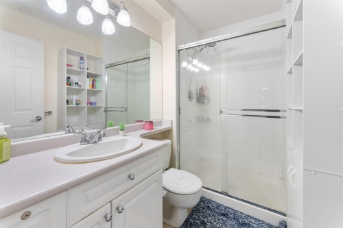 406-12155 75A Avenue, Surrey, BC - Indoor Photo Showing Bathroom