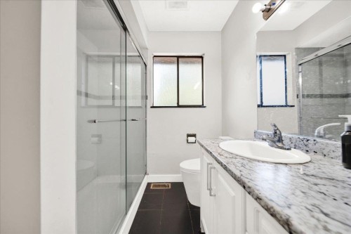 8531 116A Street, Delta, BC - Indoor Photo Showing Bathroom