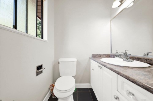 8531 116A Street, Delta, BC - Indoor Photo Showing Bathroom