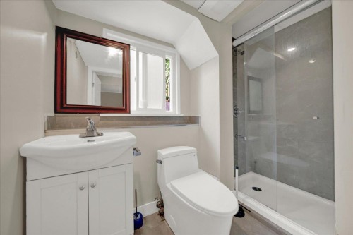 8531 116A Street, Delta, BC - Indoor Photo Showing Bathroom