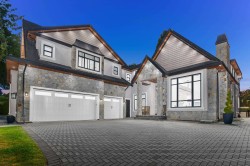 19031 60b Avenue Surrey, BC V3S 8C9
