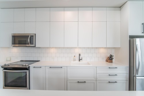 27-17555 57A Avenue, Surrey, BC - Indoor Photo Showing Kitchen With Upgraded Kitchen