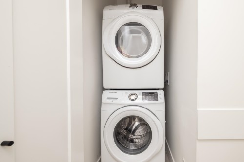 27-17555 57A Avenue, Surrey, BC - Indoor Photo Showing Laundry Room