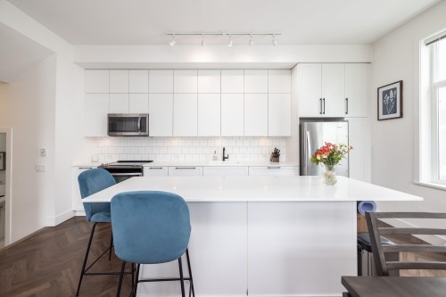 27-17555 57A Avenue, Surrey, BC - Indoor Photo Showing Kitchen With Upgraded Kitchen