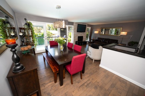 6545 Sunshine Drive, Delta, BC - Indoor With Fireplace