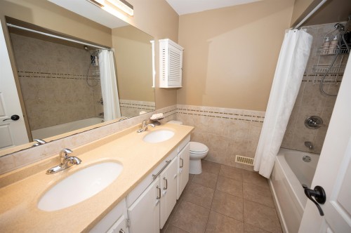 6545 Sunshine Drive, Delta, BC - Indoor Photo Showing Bathroom