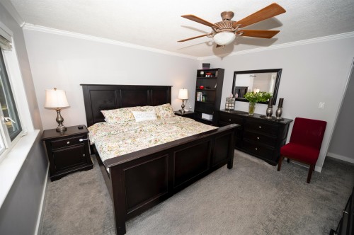 6545 Sunshine Drive, Delta, BC - Indoor Photo Showing Bedroom