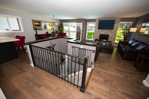 6545 Sunshine Drive, Delta, BC - Indoor With Fireplace