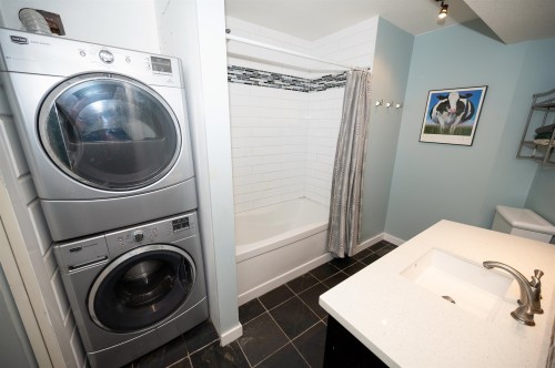 6545 Sunshine Drive, Delta, BC - Indoor Photo Showing Laundry Room