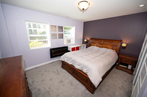 6545 Sunshine Drive, Delta, BC - Indoor Photo Showing Bedroom