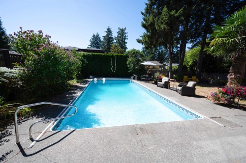 6545 Sunshine Drive, Delta, BC - Outdoor With In Ground Pool With Backyard