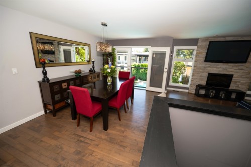 6545 Sunshine Drive, Delta, BC - Indoor With Fireplace