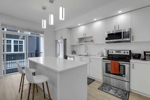 8-10433 158 Street, Surrey, BC - Indoor Photo Showing Kitchen With Upgraded Kitchen
