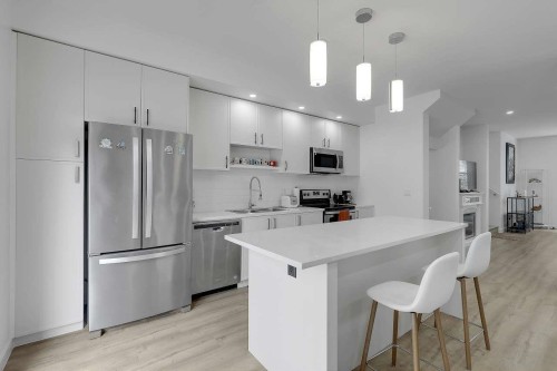 8-10433 158 Street, Surrey, BC - Indoor Photo Showing Kitchen With Upgraded Kitchen