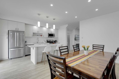 8-10433 158 Street, Surrey, BC - Indoor