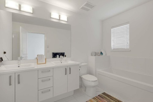 8-10433 158 Street, Surrey, BC - Indoor Photo Showing Bathroom