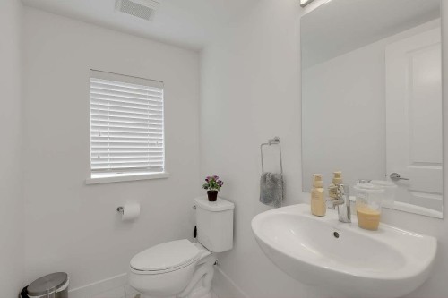 8-10433 158 Street, Surrey, BC - Indoor Photo Showing Bathroom