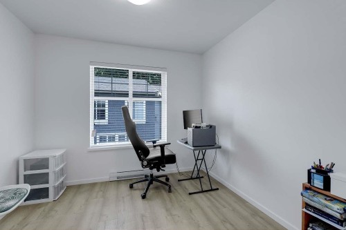 8-10433 158 Street, Surrey, BC - Indoor Photo Showing Office