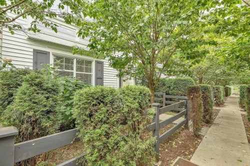 8-10433 158 Street, Surrey, BC - Outdoor