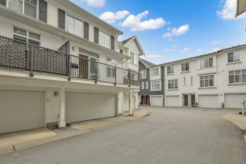 8-10433 158 Street, Surrey, BC - Outdoor